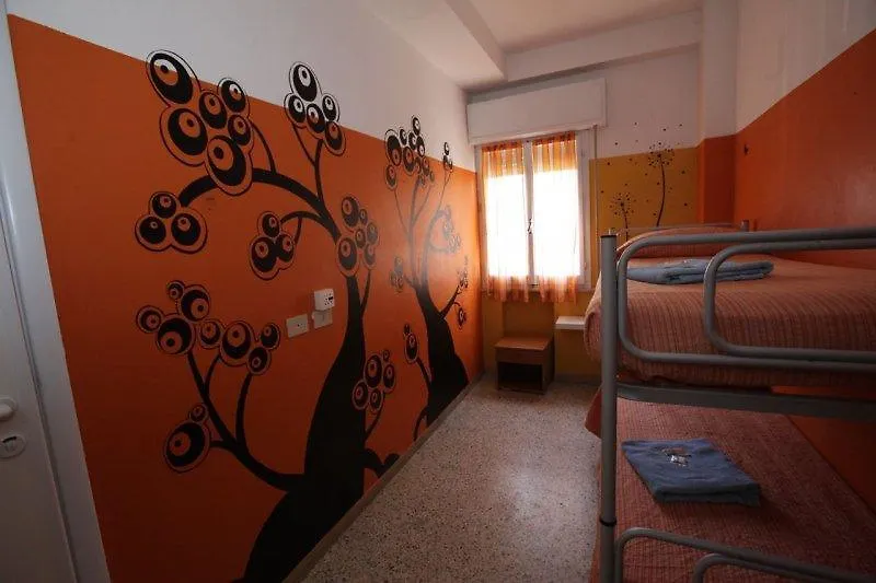 Sunflower Beach Backpacker Hostel & Bar Rimini