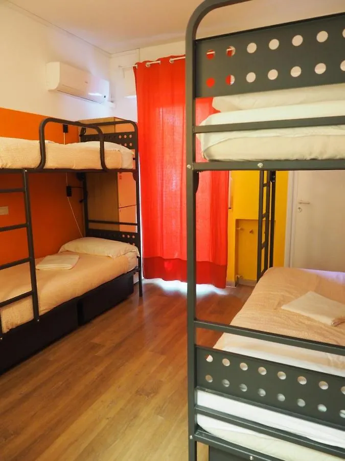 Sunflower Beach Backpacker Hostel & Bar Rimini