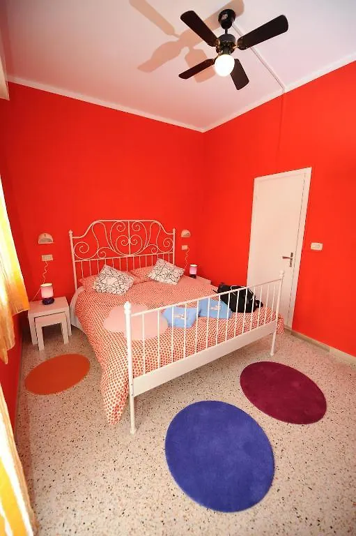 Sunflower Beach Backpacker Hostel & Bar Rimini