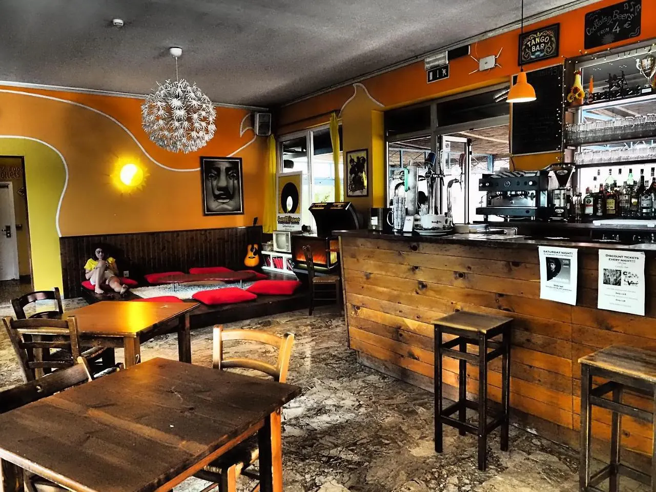 Sunflower Beach Backpacker Hostel & Bar Rimini Włochy