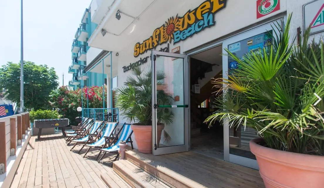 Sunflower Beach Backpacker Hostel & Bar Rimini