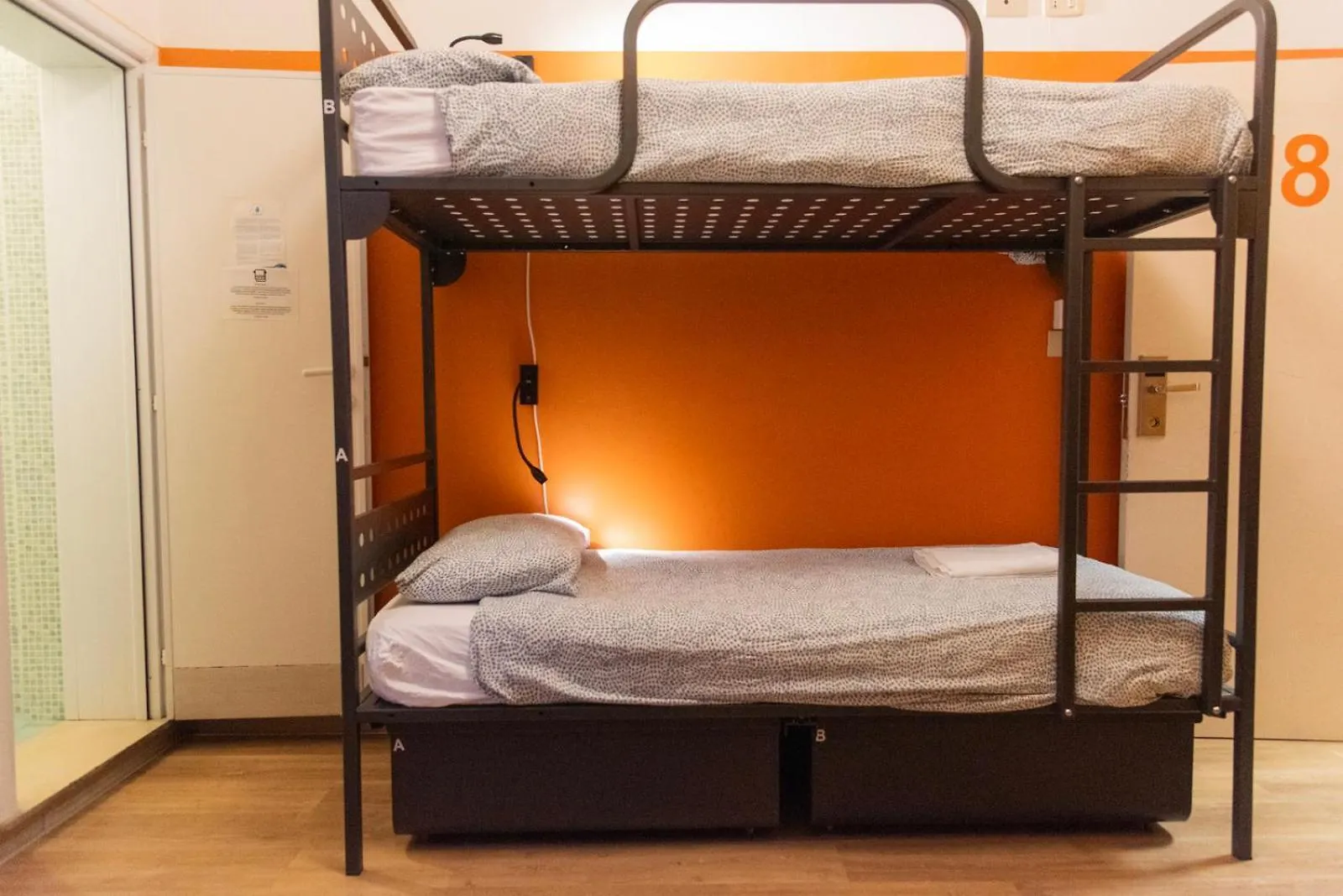 Sunflower Beach Backpacker Hostel & Bar Римини Италия