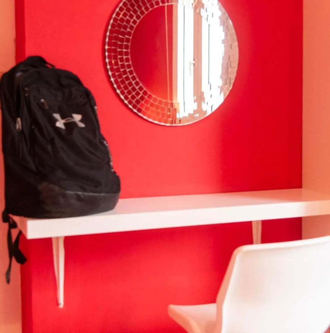Sunflower Beach Backpacker Hostel & Bar Римини